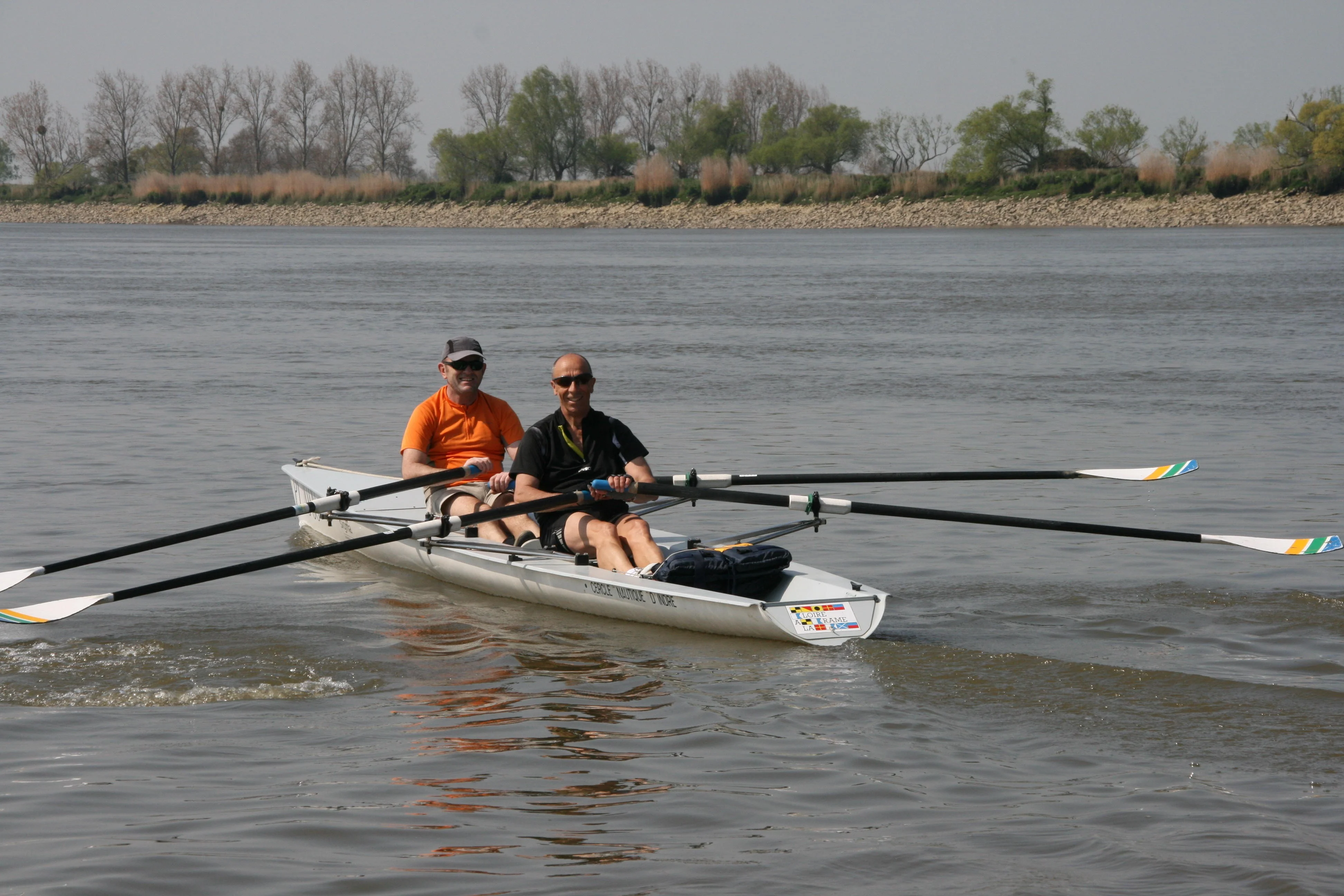 Les voisins escortent ALO